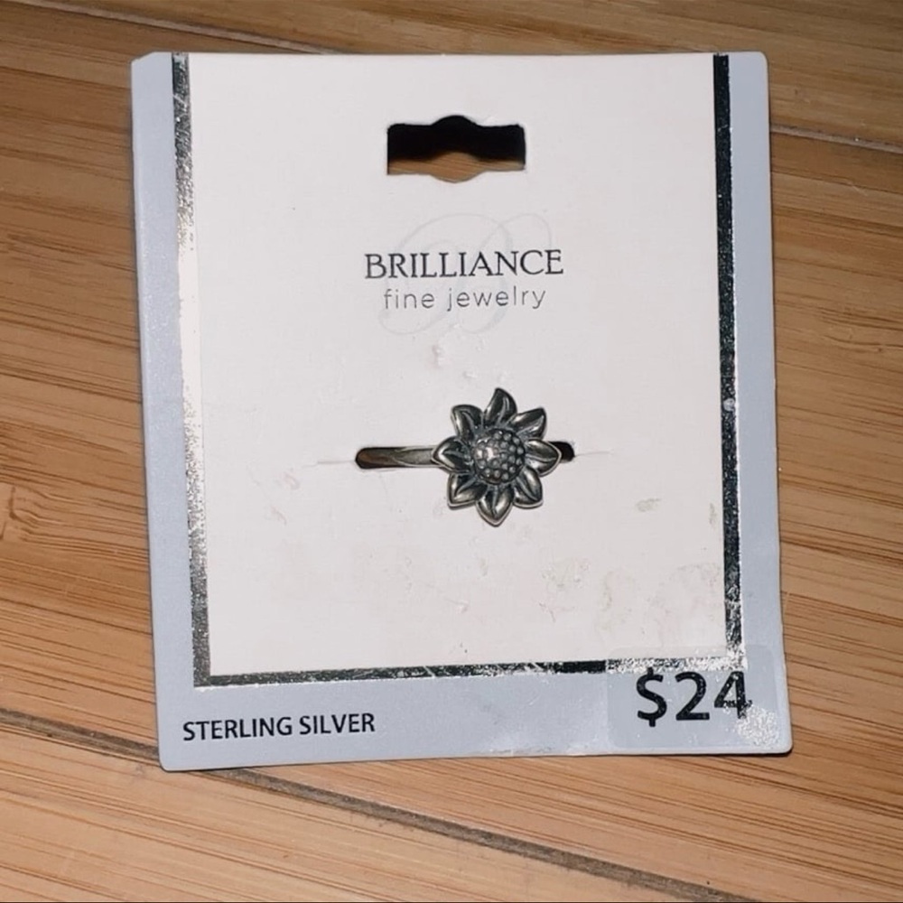 Brilliance Sterling Silver Flower Ring size 7